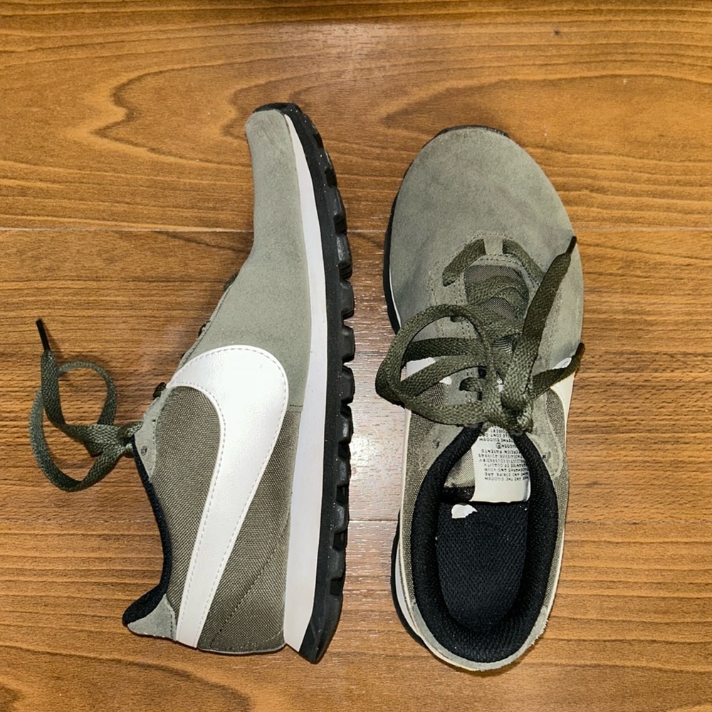 Nike Women’s Size 6.5 Pre-Love O.X Green